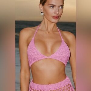 NEW WITH TAGS - Flat white knit triangle top